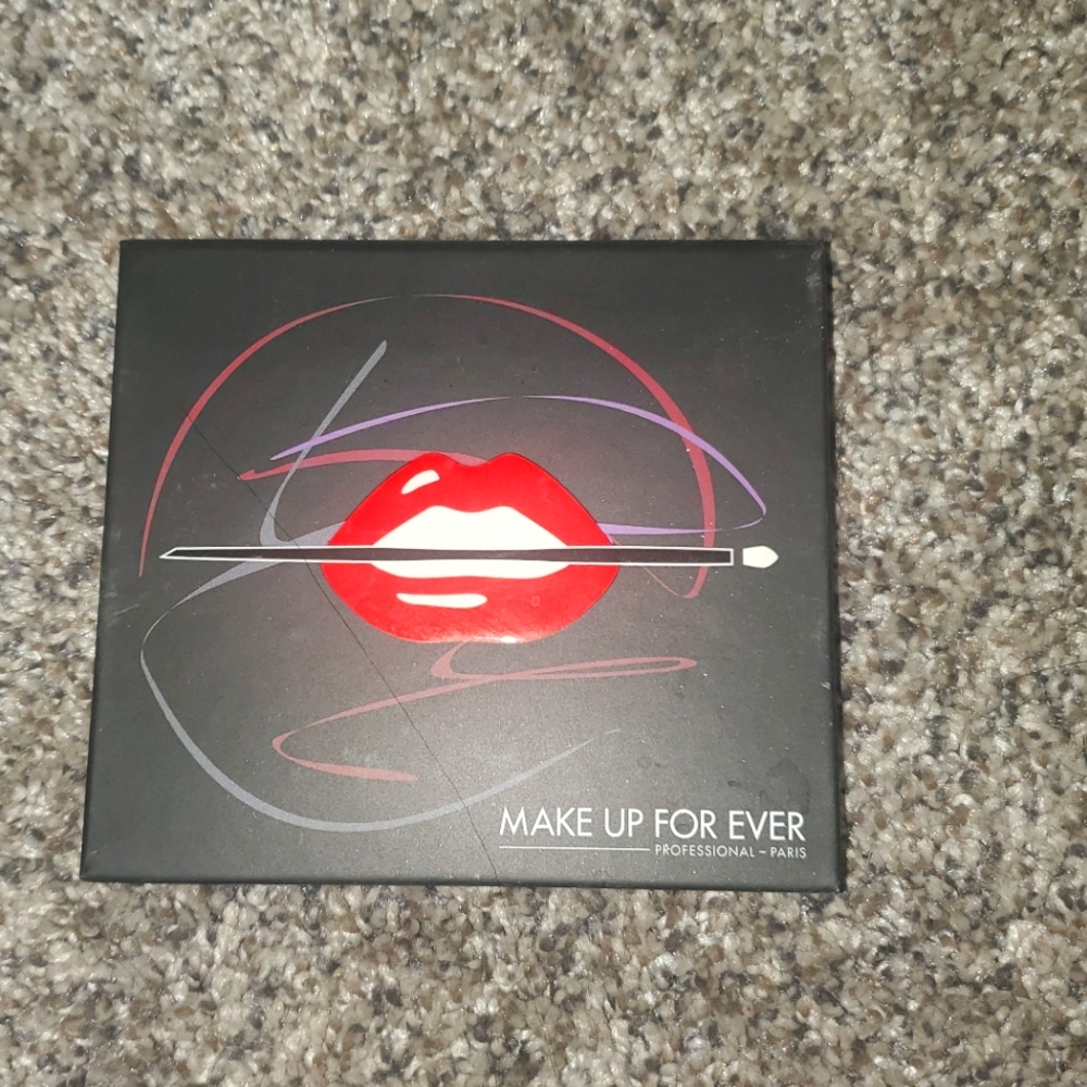 Make-up For Ever Palette 9 Artist shadow